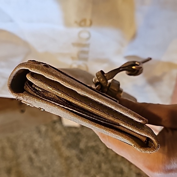 CHLOE’ WALLET matalic gold Paddington wallet Special edition Rare long snap wall - Picture 12 of 12